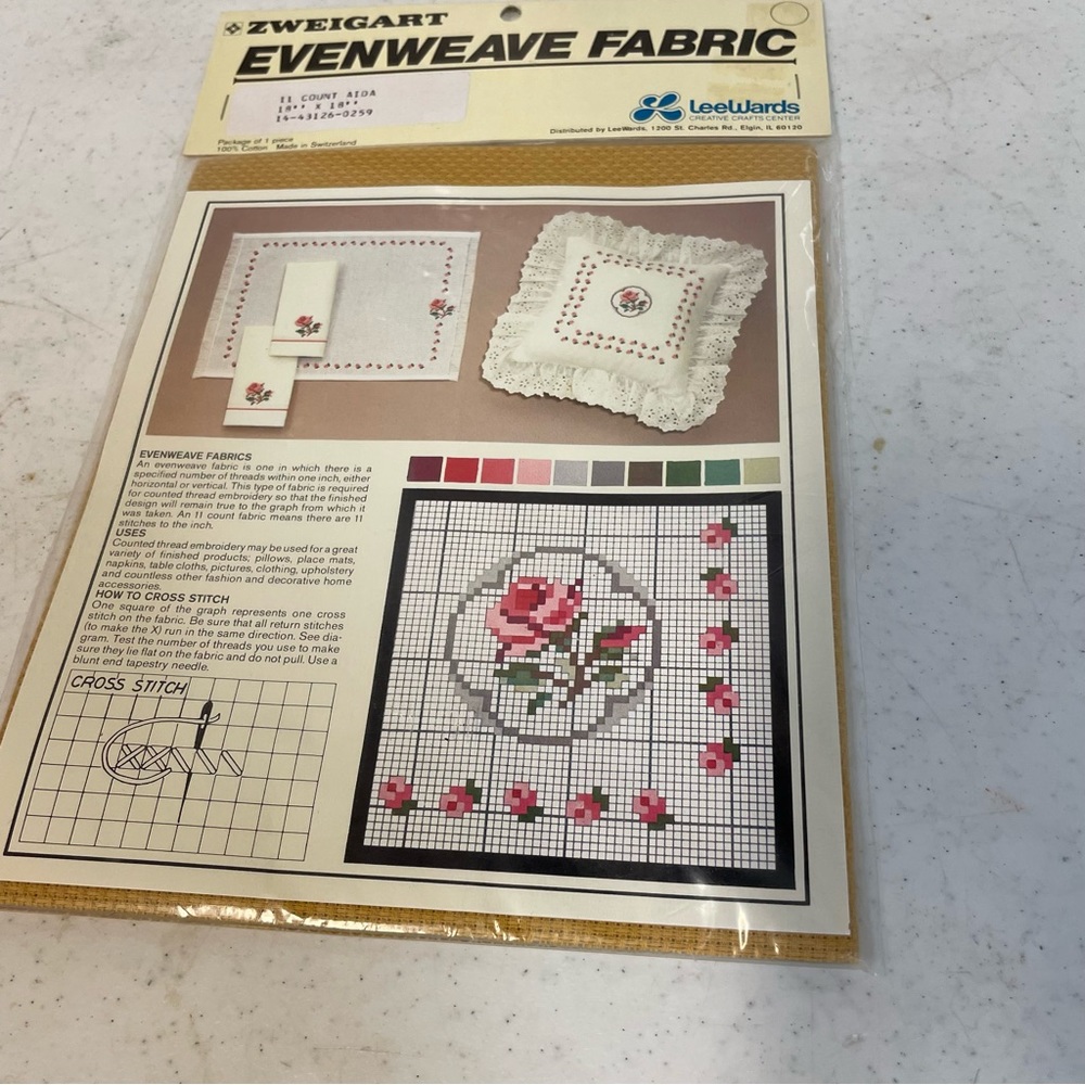 Vintage Lee Wards Zweigart Roses Floral Cloth Cross Stitch Embroidery 18” x 18”